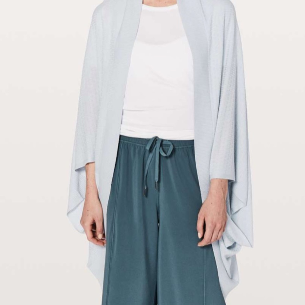Lululemon Stillness Wrap Poncho Silver Fox / One Size Wrap Cardigan